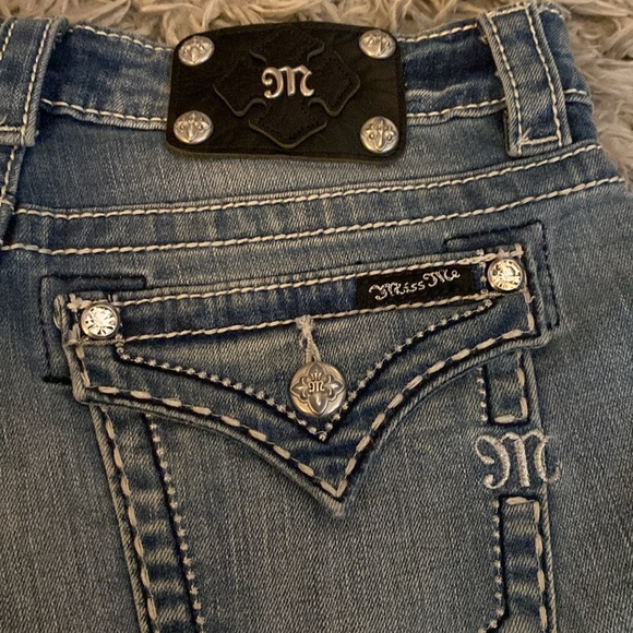 Miss Me Jean Shorts - Picture 8 of 8